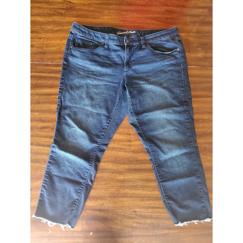 Universal Thread Womens Size 16 Mid-Rise Curvy Skinny Denim Capris Preowned